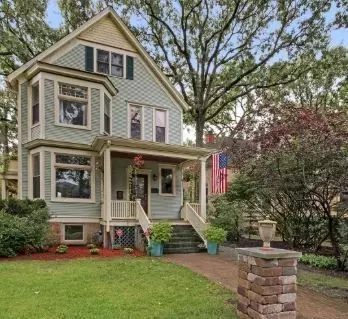 1241 Maple Ave, Wilmette, IL 60091