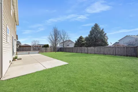 Exterior - 805 Dresser Dr, Normal, IL 61761 photo 3 of 5