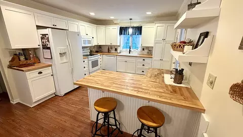 Kitchen - 516 Christopher St, Morrison, IL 61270 photo 1 of 4