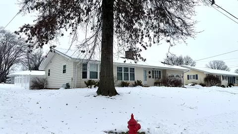 Exterior - 516 Christopher St, Morrison, IL 61270 photo 2 of 10