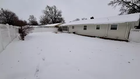 Exterior - 516 Christopher St, Morrison, IL 61270 photo 4 of 10