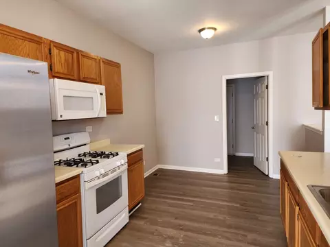 Kitchen - 13 Brian Ct, Algonquin, IL 60102 photo 2 of 2