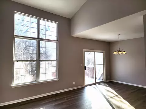 Living - 13 Brian Ct, Algonquin, IL 60102 photo 2 of 3