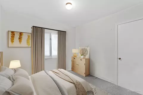 Bedroom - 321 Newman Ct, Lake Bluff, IL 60044 photo 2 of 4