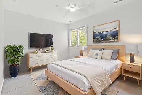 Bedroom - 321 Newman Ct, Lake Bluff, IL 60044 photo 3 of 4