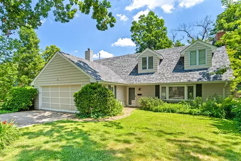 Exterior - 321 Newman Ct, Lake Bluff, IL 60044 photo 1 of 2