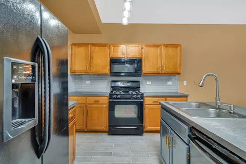 Kitchen - 23033 Ironwood Dr, Plainfield, IL 60586 photo 1 of 4