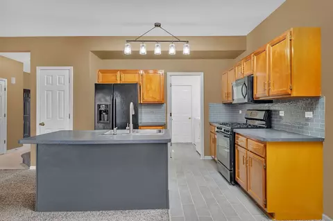 Kitchen - 23033 Ironwood Dr, Plainfield, IL 60586 photo 3 of 4