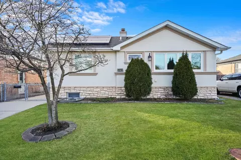 9016 Marmora Ave, Morton Grove, IL 60053