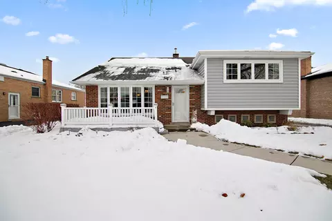 10137 Buell Ct, Oak Lawn, IL 60453