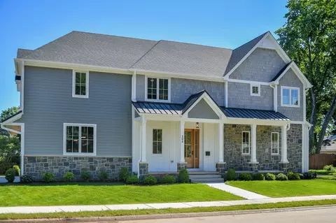 208 W 14th Ave, Naperville, IL 60563
