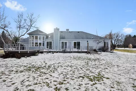 Exterior - 6522 Sycamore Ct, Mchenry, IL 60050 photo 3 of 6