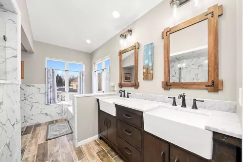 Bath - 6522 Sycamore Ct, Mchenry, IL 60050 photo 1 of 4