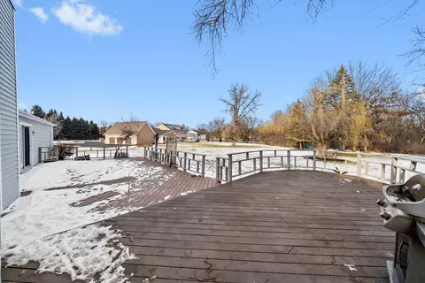 Exterior - 6522 Sycamore Ct, Mchenry, IL 60050 photo 2 of 6