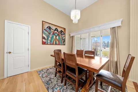 Dining - 6522 Sycamore Ct, Mchenry, IL 60050 photo 2 of 4