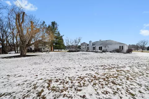 Exterior - 6522 Sycamore Ct, Mchenry, IL 60050 photo 5 of 6