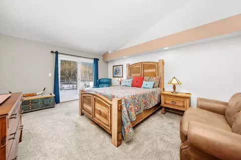 Bedroom - 6522 Sycamore Ct, Mchenry, IL 60050 photo 1 of 4