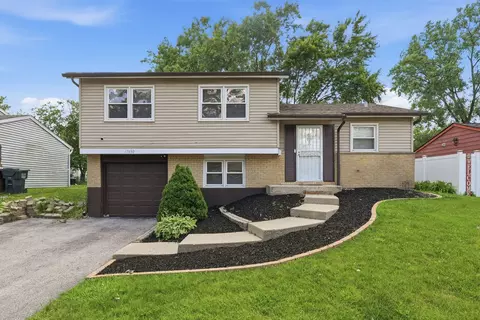 17690 Hillcrest Dr, Country Club Hills, IL 60478