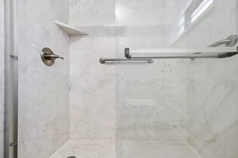 Bath - 7101 Stanford Dr, Bridgeview, IL 60455 photo 2 of 2