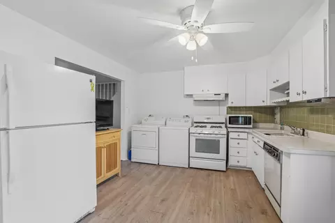 Kitchen - 7101 Stanford Dr, Bridgeview, IL 60455 photo 1 of 2