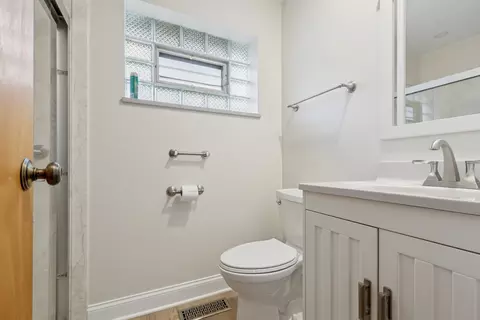 Bath - 7101 Stanford Dr, Bridgeview, IL 60455 photo 1 of 2