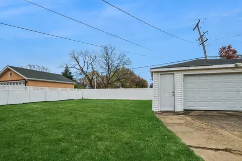Exterior - 7101 Stanford Dr, Bridgeview, IL 60455 photo 2 of 2