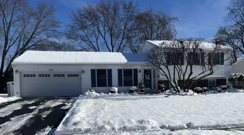 225 Wickham Dr, Schaumburg, IL 60194