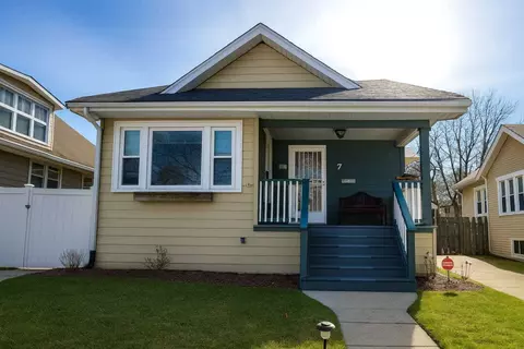 7 Highland St, Calumet City, IL 60409