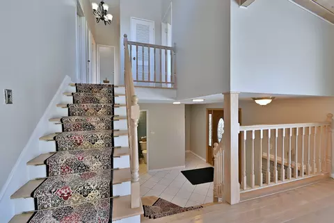 Entry Way - 521 Michael Mnr, Glenview, IL 60025 photo 4 of 5