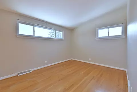 Bedroom - 521 Michael Mnr, Glenview, IL 60025 photo 5 of 6