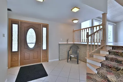 Entry Way - 521 Michael Mnr, Glenview, IL 60025 photo 1 of 5