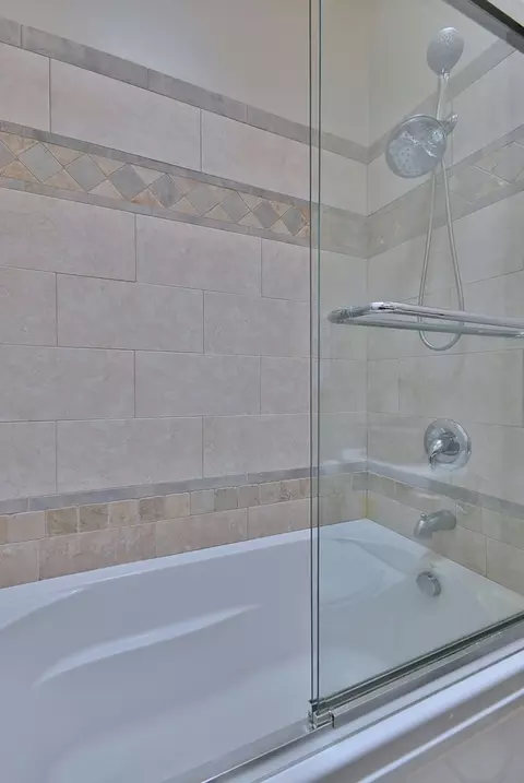 Bath - 521 Michael Mnr, Glenview, IL 60025 photo 3 of 5