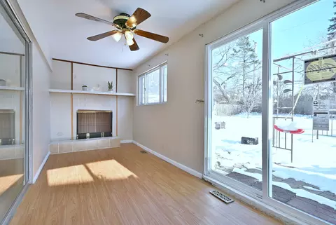 Living - 521 Michael Mnr, Glenview, IL 60025 photo 8 of 8