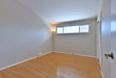 Bedroom - 521 Michael Mnr, Glenview, IL 60025 photo 2 of 6