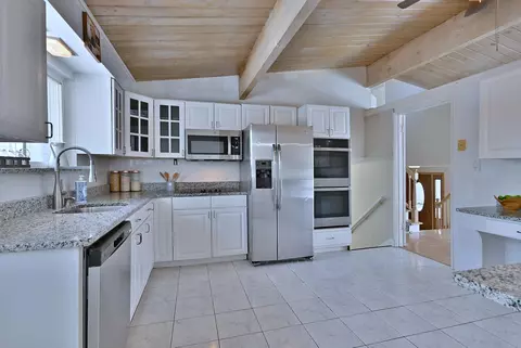 Kitchen - 521 Michael Mnr, Glenview, IL 60025 photo 2 of 6