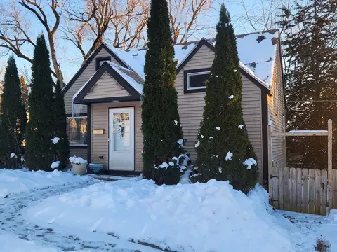 328 Clifton Dr, Round Lake Park, IL 60073