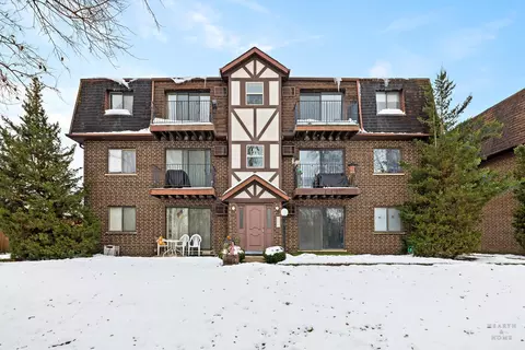 1010 Judson St #2A, Bensenville, IL 60106