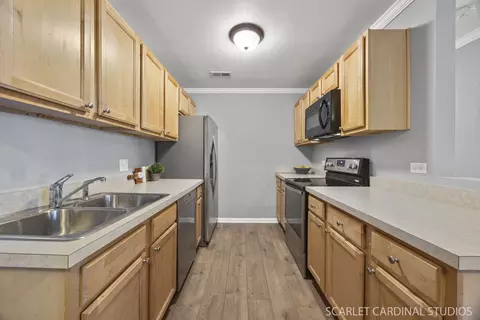 Kitchen - 1484 Stonebridge Cir #B2, Wheaton, IL 60189 photo 1 of 1