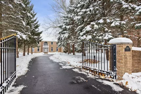 22925 W Schwerman Rd, Mundelein, IL 60060