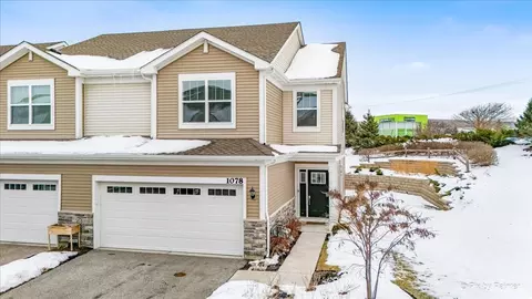 1078 Moraine Dr, South Elgin, IL 60177