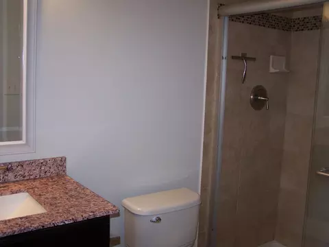 Bath - 604 Devonshire Ct #B, Mchenry, IL 60050 photo 2 of 2