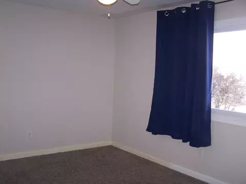 Bedroom - 604 Devonshire Ct #B, Mchenry, IL 60050 photo 1 of 2