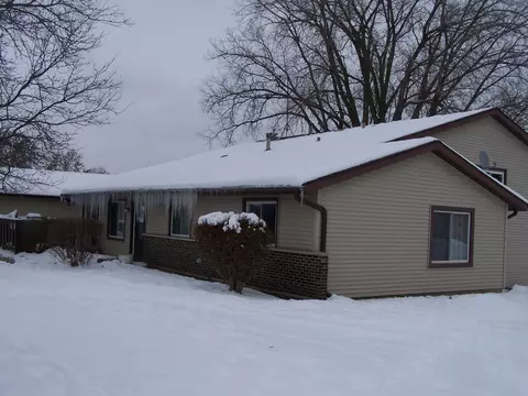 604 Devonshire Ct #B, Mchenry, IL 60050