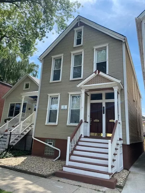 1839 W Henderson St, Chicago, IL 60657