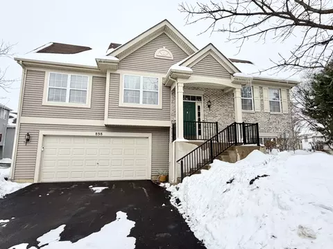 898 Emerald Dr, Pingree Grove, IL 60140