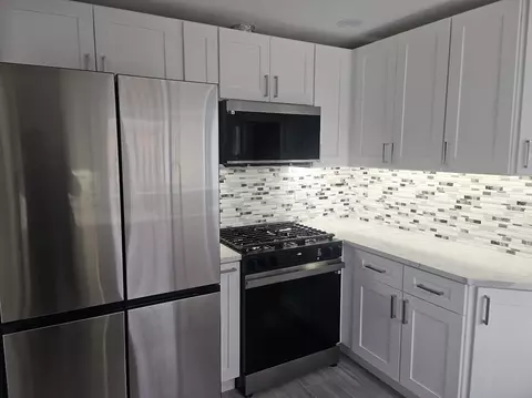Kitchen - 808 Indian Rd, Glenview, IL 60025 photo 3 of 3