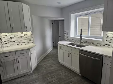 Kitchen - 808 Indian Rd, Glenview, IL 60025 photo 2 of 3
