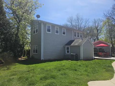 Exterior - 808 Indian Rd, Glenview, IL 60025 photo 2 of 4