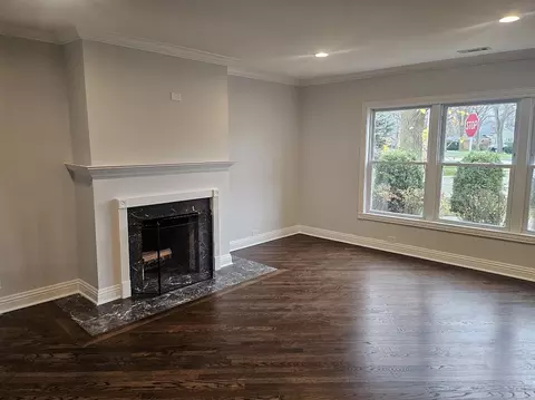 Living - 808 Indian Rd, Glenview, IL 60025 photo 1 of 2