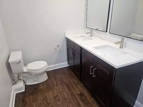 Bath - 808 Indian Rd, Glenview, IL 60025 photo 3 of 4